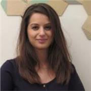 Je propose des cours de FLE s'adressant à des
adultes, des jeunes, des enfants, du niveau A1
à C2. Cours individuels ou en groupe.
Le programme adaptable selon les besoins :
Communication orale et écrite, supports
vidéos, grammaire, phonétique, mise en
si